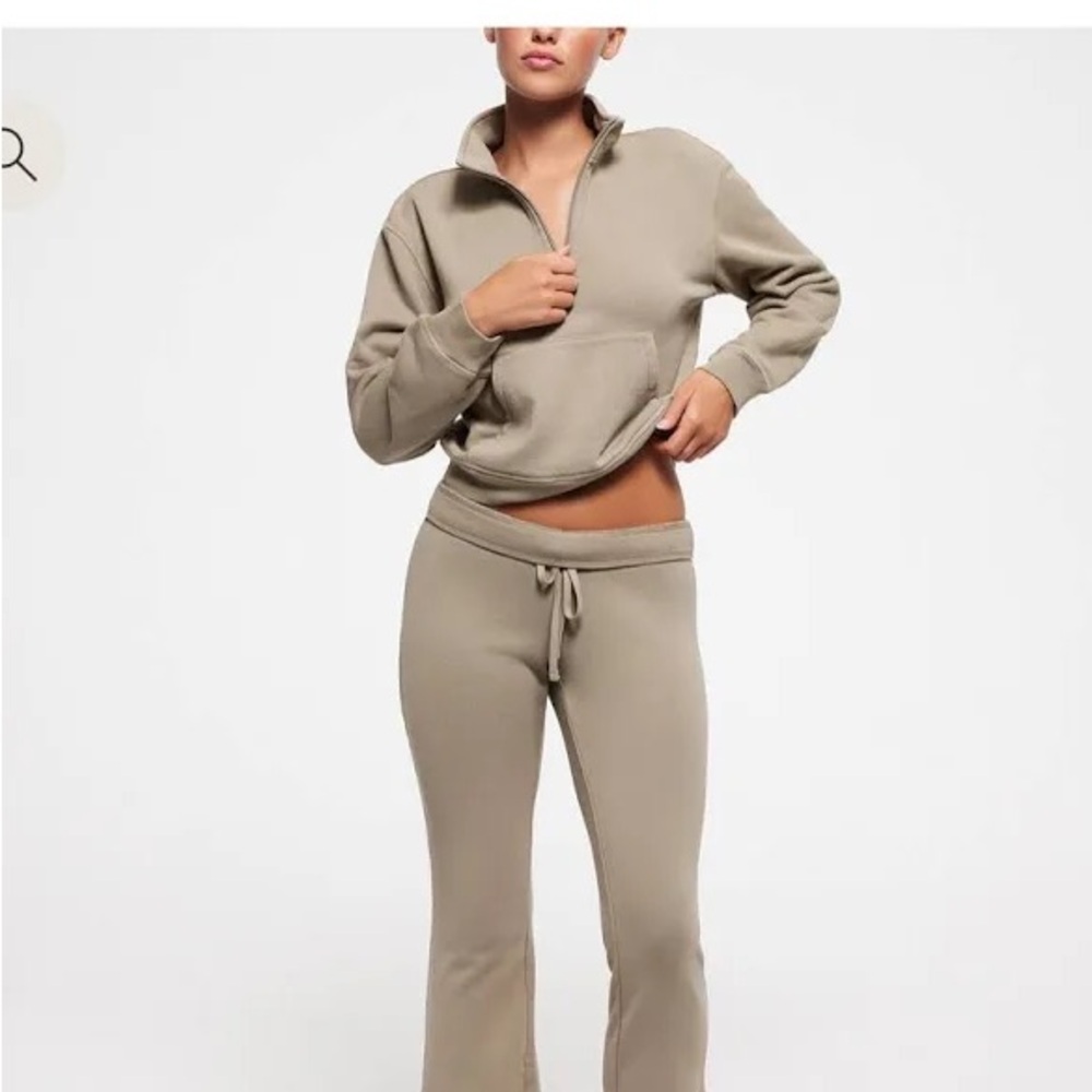 BNWT SKIMS French terry half zip shrunken sweatshirt